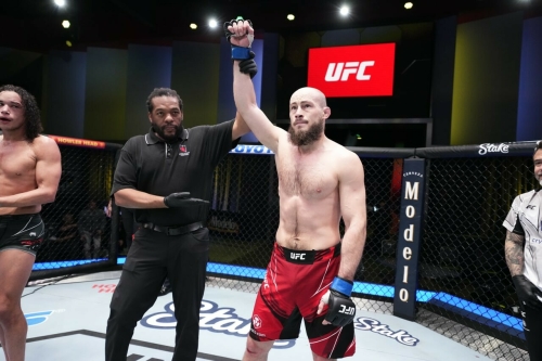 Амбиции татарского «гладиатора» в UFC: как Фахретдинов побил «Винни Пуха» в США