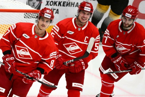 ХК «Спартак» победил в восьмом матче подряд, обыграв «Адмирал»