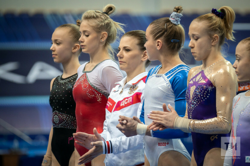 Российских гимнастов допустят на международные турниры под эгидой FIG