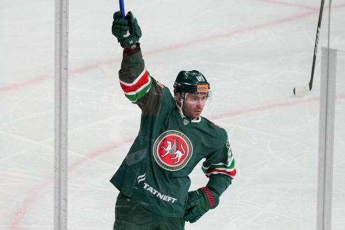 Артем Лукоянов рассказал, насколько сложно играть с молодыми хоккеистами