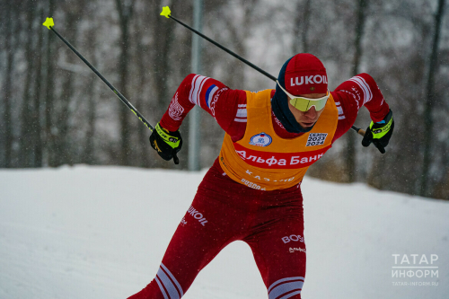 Большунов стал победителем Кубка России в скиатлоне, у женщин первенствовала Пантрина