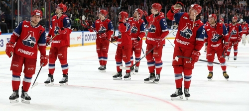 Почему «Локомотив» отдает серию Омску, а «Спартак» уничтожил себя в Магнитогорске: обзор дня в плей-офф КХЛ