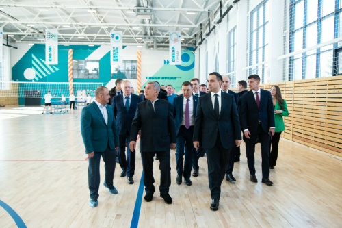 Минниханов торжественно открыл в Нижнекамске новый спортивный центр