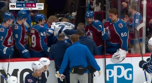 Россиянин Владислав Наместников попал в больницу после травмы, полученной в матче НХЛ