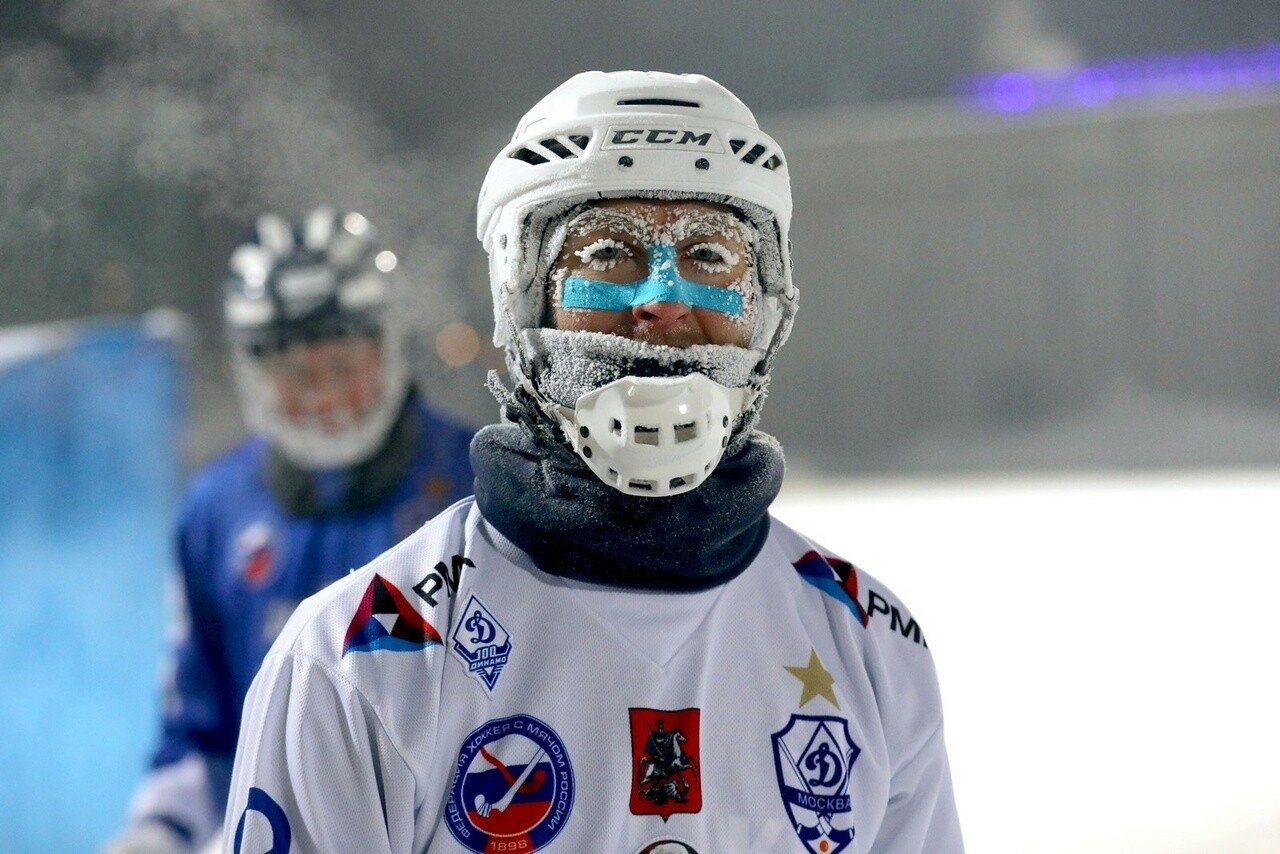 «Dead мороз»: почему хоккей с мячом в России бессмысленный и беспощадный