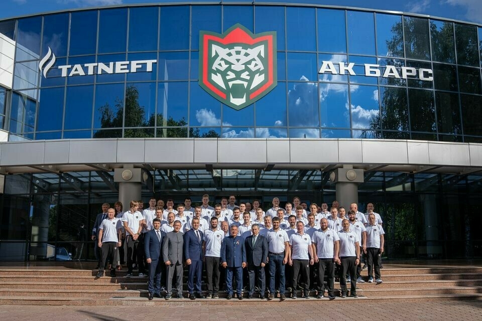 «Татарстан и «Ак Барс» – одно и то же»: Минниханов напутствовал команду перед стартом сезона КХЛ