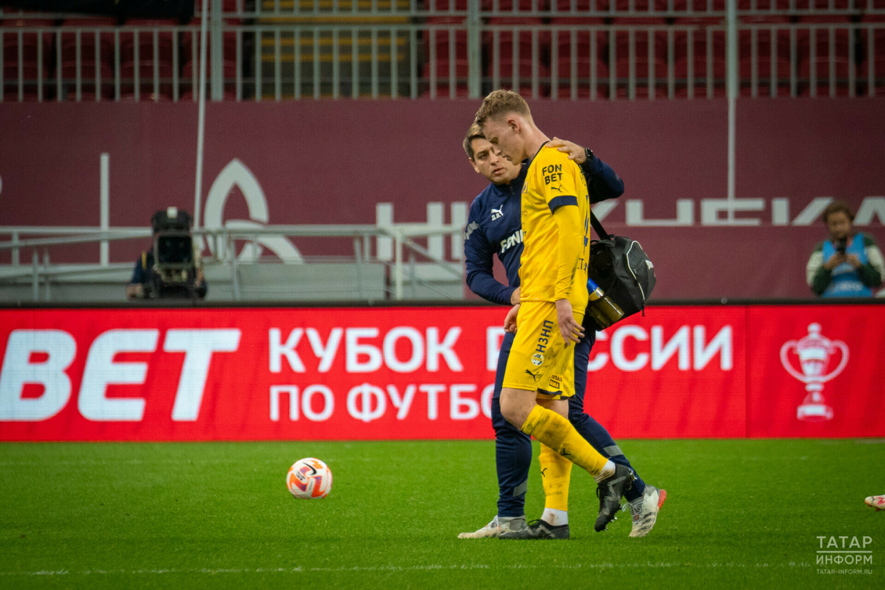 Защитник «Ростова» Мелехин избежал травмы головы после столкновения с Даку