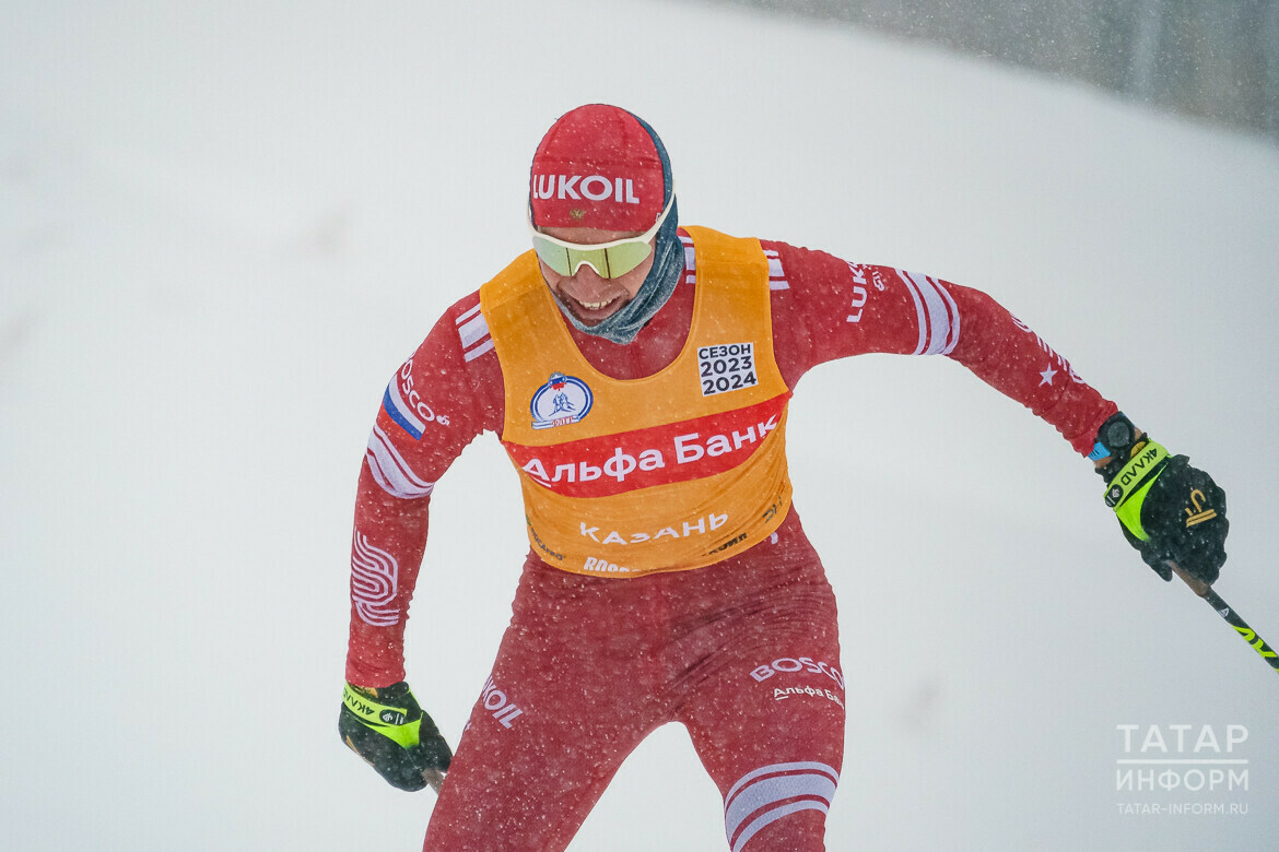 Большунов стал победителем Кубка России в скиатлоне, у женщин первенствовала Пантрина