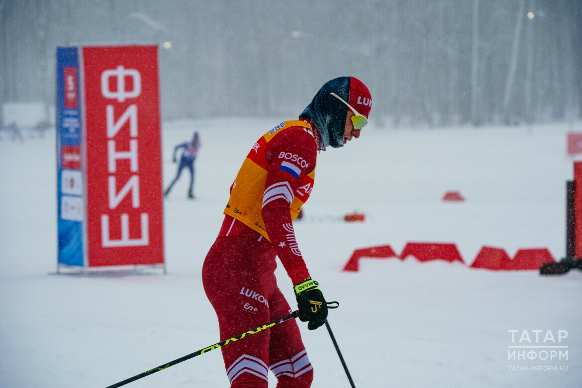 Большунов победил в лыжном скиатлоне на Спартакиаде-2024 в Тюмени